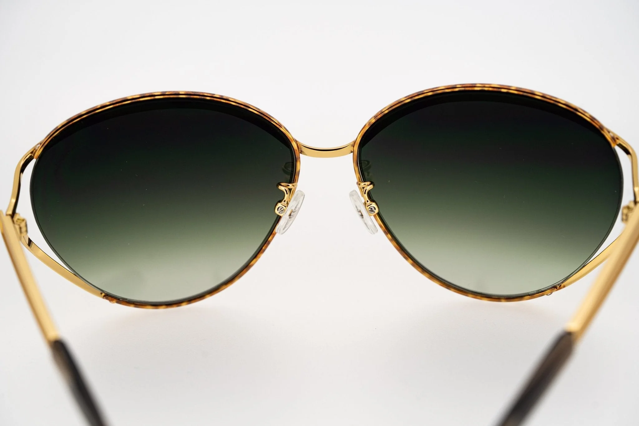 Oscar De La Renta Sunglasses Oval Frame Gold and Green - Image 6