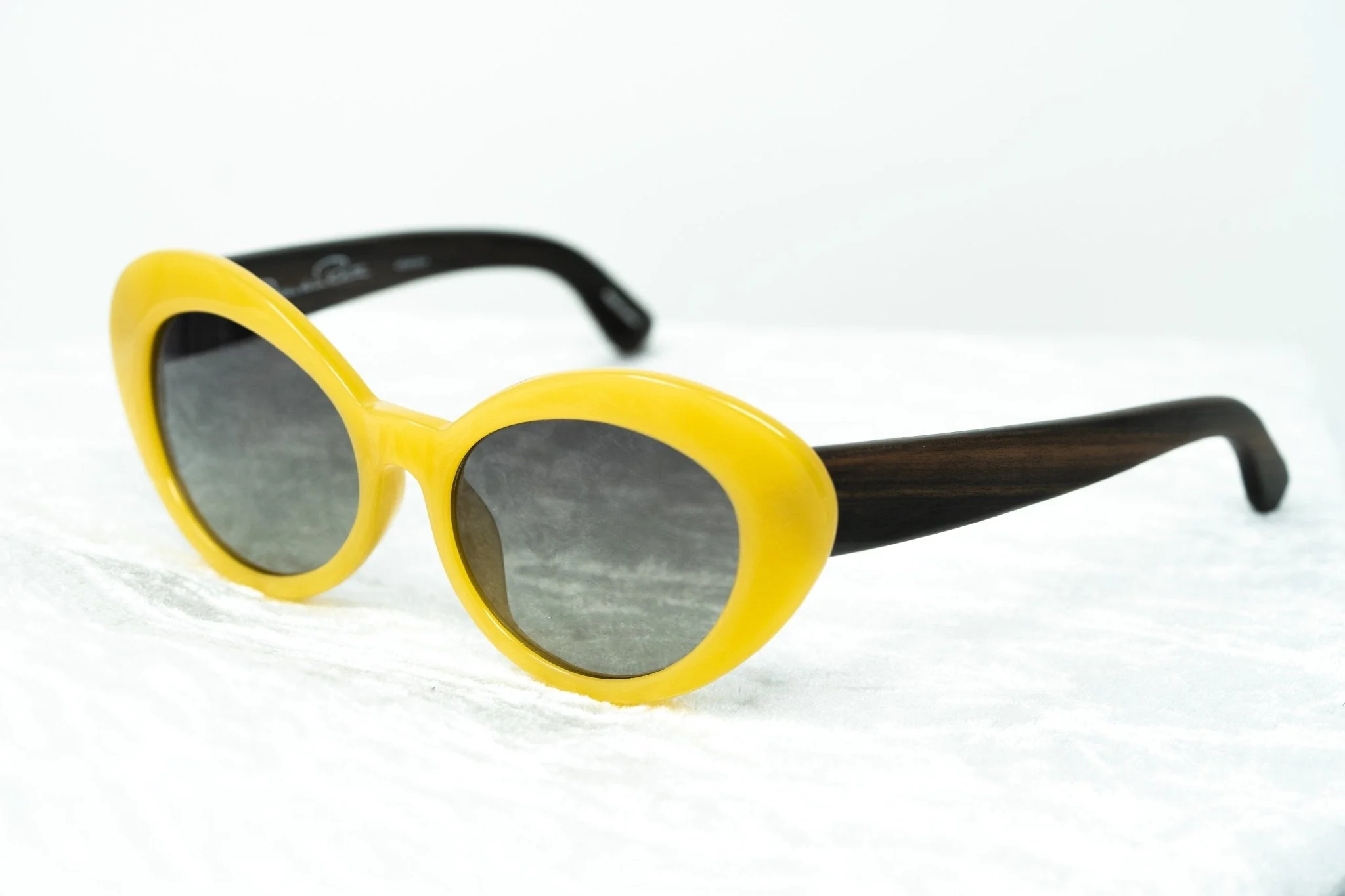 Oscar De La Renta Ladies Sunglasses Oval Yellow and Grey - Image 4