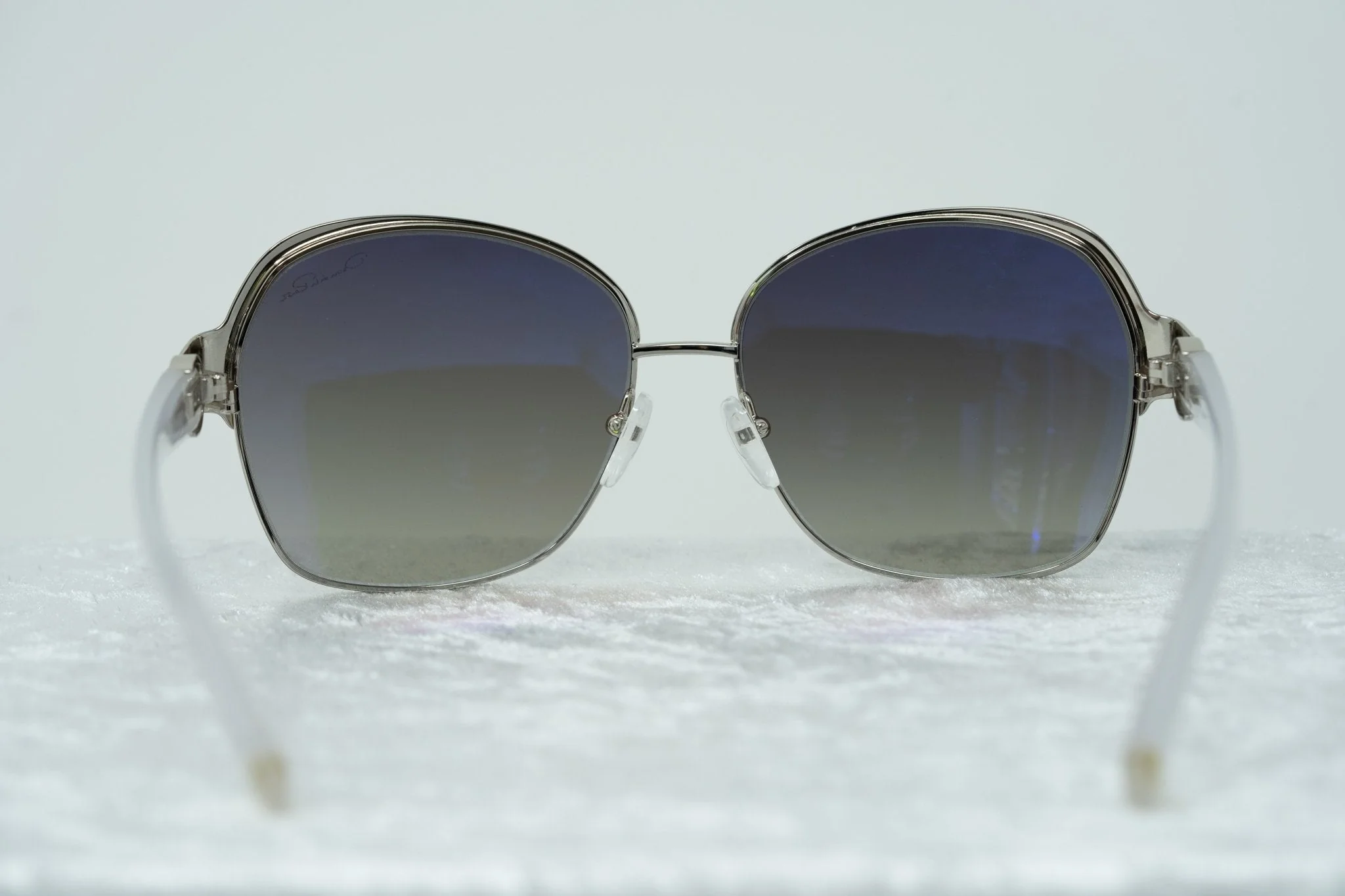 Oscar De La Renta Sunglasses Oversized Silver Light Oyster and Grey - Image 6