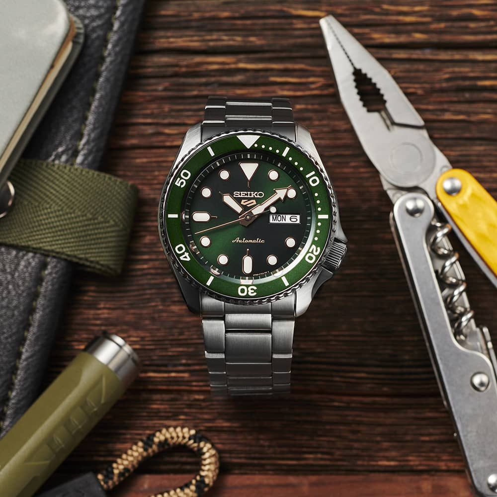 Seiko 5 Sport Men's Green Watch - Image 2