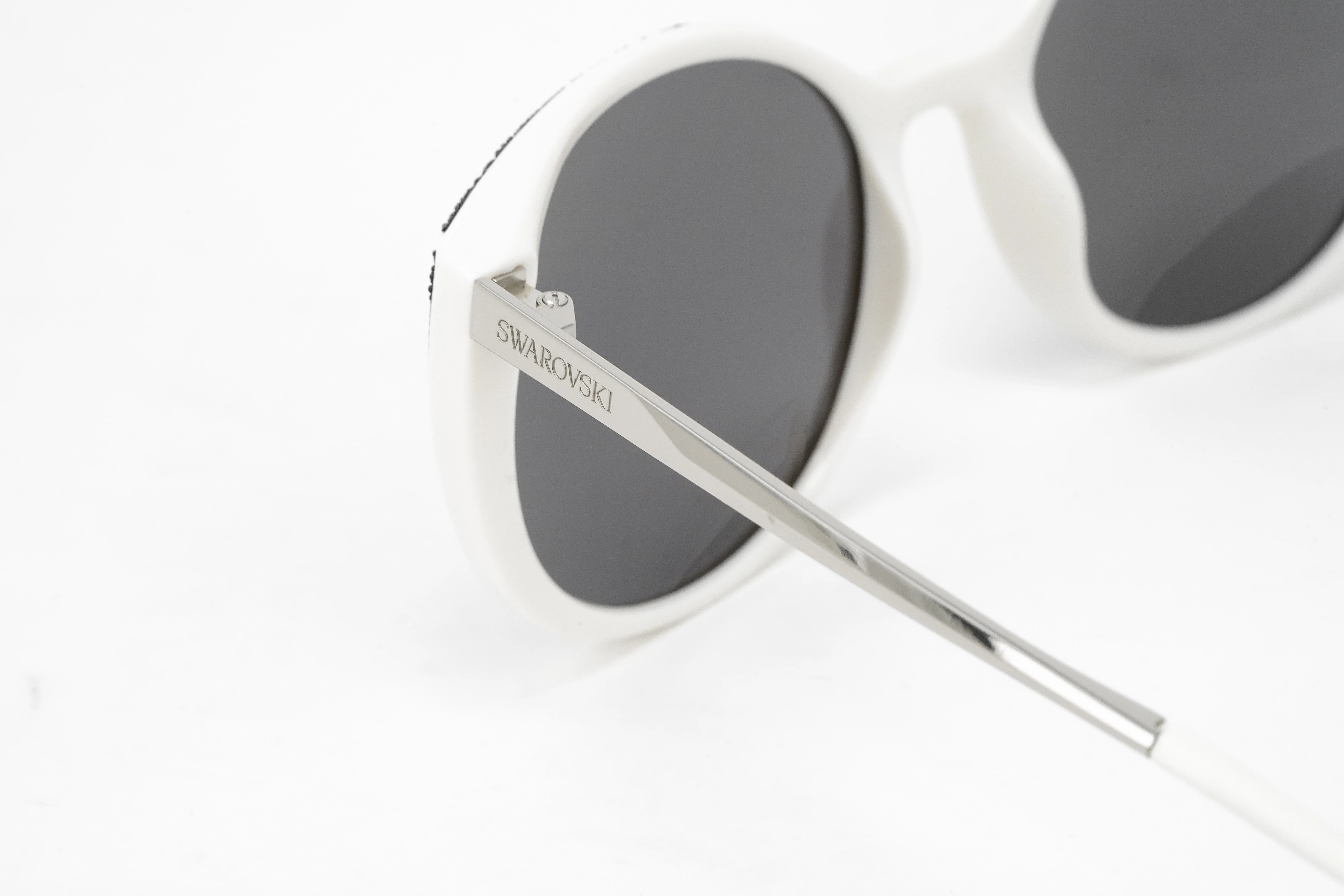 Swarovski Women's Sunglasses Oval Cat Eye White - Image 5